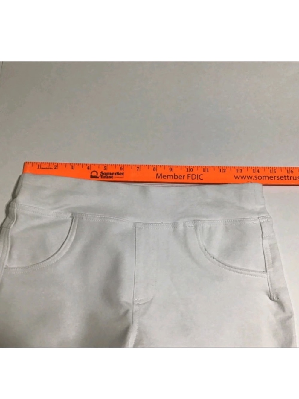 Hue Capri Women white Leggings Medium NWT - Picture 8 of 8
